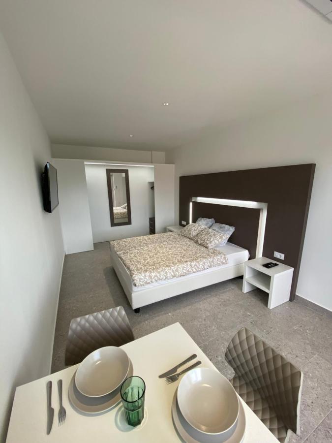 Apartmani Kumenat Biograd Na Moru Exterior foto