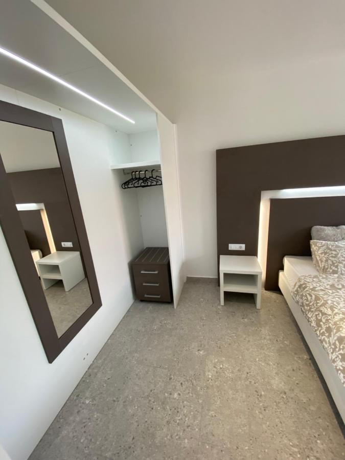 Apartmani Kumenat Biograd Na Moru Exterior foto