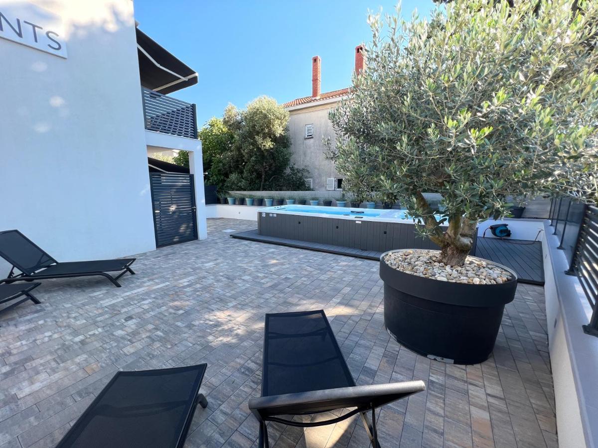Apartmani Kumenat Biograd Na Moru Exterior foto